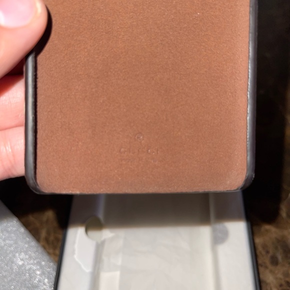 Gucci Authentic IPhone 6 case with box - Picture 6 of 9